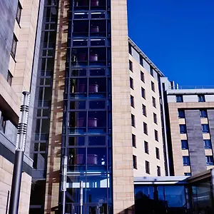 Clayton Hotel, Hotel