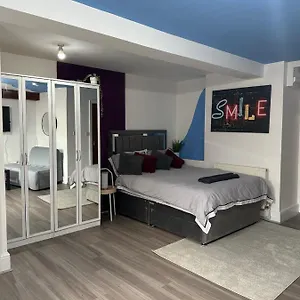  Apartment Modern Studio Close To Leeds Centre